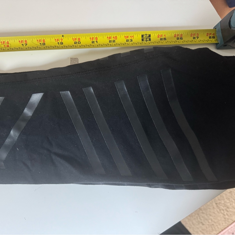 ALO YOGA Airbrush Lineal Diagonal Stripe Leggings in Black Small - Picture 15 of 15